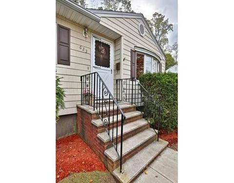 623 Summer Ave, Reading, MA 01867 photo 3