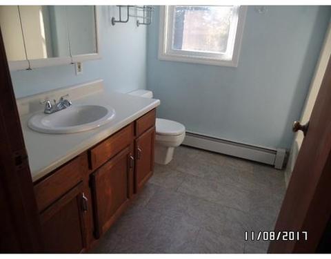 41 Upland St, Worcester, MA 01607 photo 3