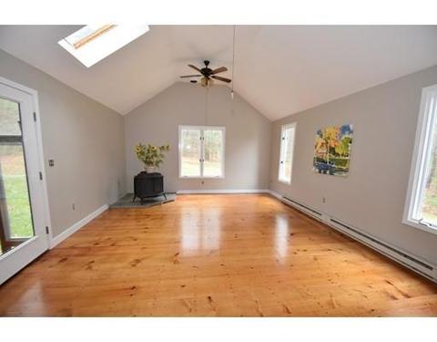 89 Hopkinton Rd, Upton, MA 01568 photo 4