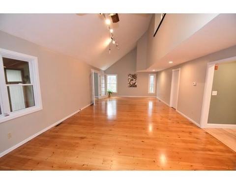 89 Hopkinton Rd, Upton, MA 01568 photo 5