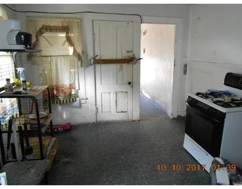 231 Tyler St, Springfield, MA 01109 photo 3