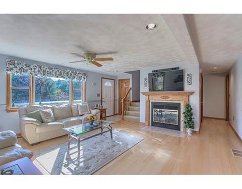325 Wethersfield St, Rowley, MA 01969 photo 2