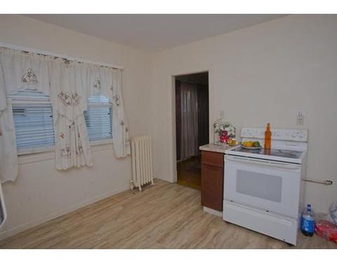 98 Clantoy St, Springfield, MA 01104 photo 10
