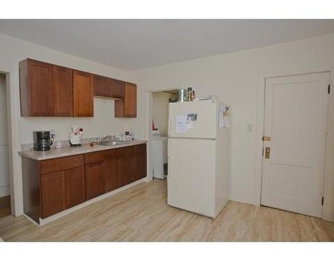 98 Clantoy St, Springfield, MA 01104 photo 8