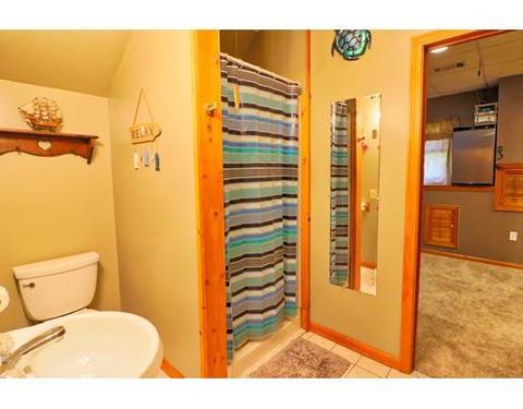 41 Amos Dr, Springfield, MA 01118 photo 17