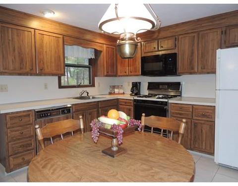 8 Longmeadow Dr, Canton, MA 02021 photo 4
