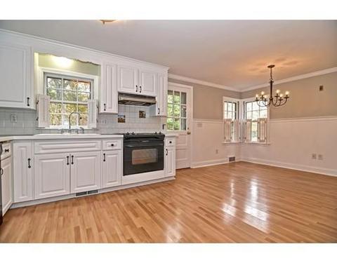 110 E Bacon St, Plainville, MA 02762 photo 2