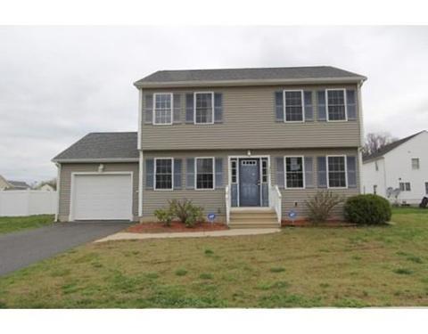 324 Naismith St, Springfield, MA 01104 photo 2