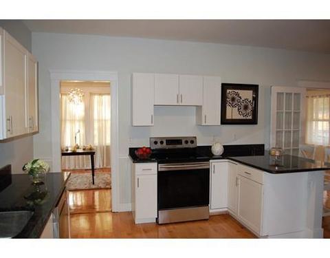 12 Darling St, Worcester, MA 01605 photo 2