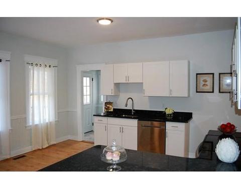 12 Darling St, Worcester, MA 01605 photo 4
