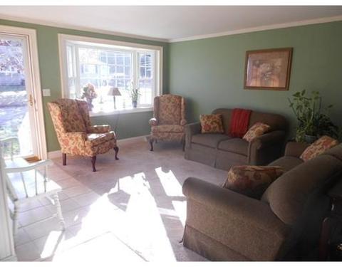 10 Peacedale Ave, Worcester, MA 01607 photo 9