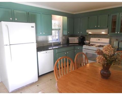 10 Peacedale Ave, Worcester, MA 01607 photo 4