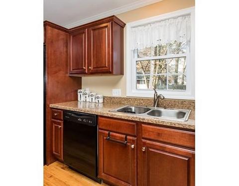 14 Taber St, Springfield, MA 01118 photo 12