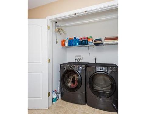 14 Taber St, Springfield, MA 01118 photo 17