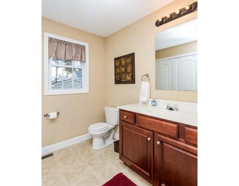 14 Taber St, Springfield, MA 01118 photo 15