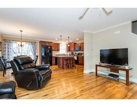 14 Taber St, Springfield, MA 01118 photo 8