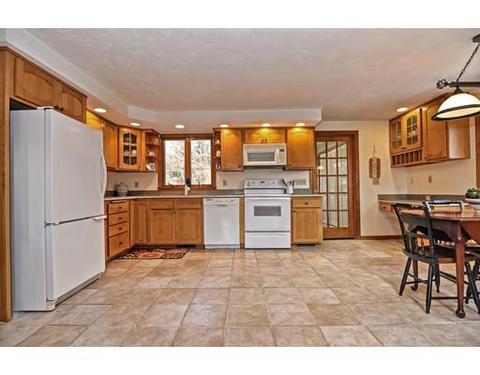 8 Cranberry Ave, Mashpee, MA 02649 photo 3