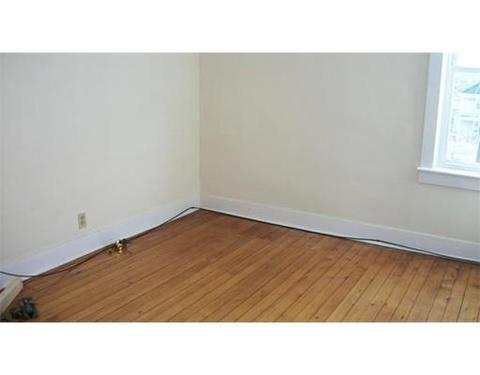 195 Raymond St, Fall River, MA 02723 photo 5