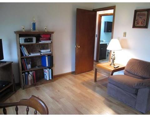 113 Joy St, Chicopee, MA 01013 photo 10