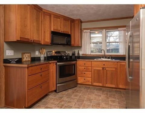 13 Ranch Ave, Easthampton, MA 01027 photo 9