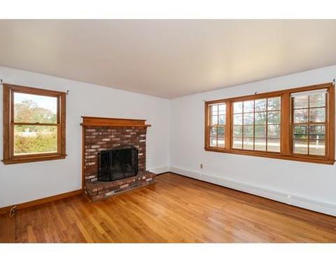 637 County Rd, West Wareham, MA 02576 photo 8