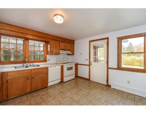 637 County Rd, West Wareham, MA 02576 photo 4