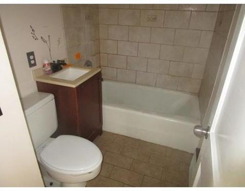 190 Frontenac St, Chicopee, MA 01020 photo 8