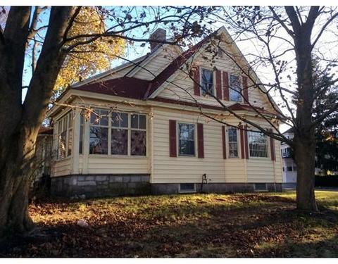 529 Pine St, Lowell, MA 01851 photo 1