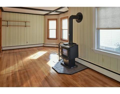 8 Adams Pl, Gloucester, MA 01930 photo 3
