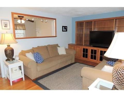 148 Spikenard Cir, Springfield, MA 01129 photo 2