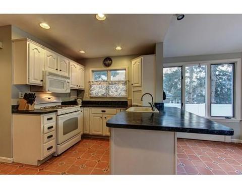 31 Berkeley Ave, Lowell, MA 01852 photo 7