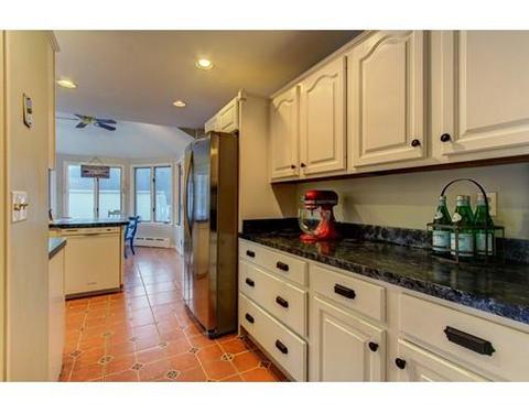 31 Berkeley Ave, Lowell, MA 01852 photo 8