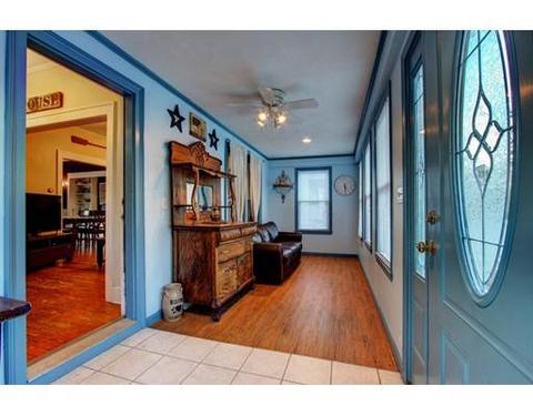 31 Berkeley Ave, Lowell, MA 01852 photo 2