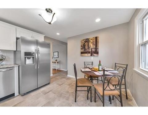63 Haskin St, Springfield, MA 01109 photo 2