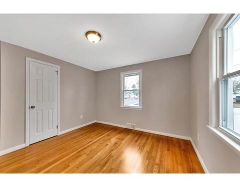 63 Haskin St, Springfield, MA 01109 photo 9