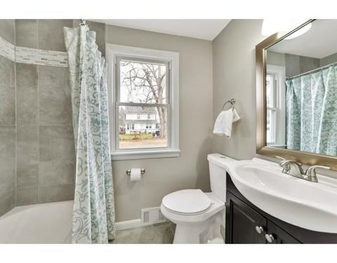 63 Haskin St, Springfield, MA 01109 photo 8