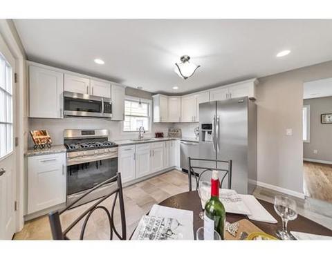 63 Haskin St, Springfield, MA 01109 photo 4