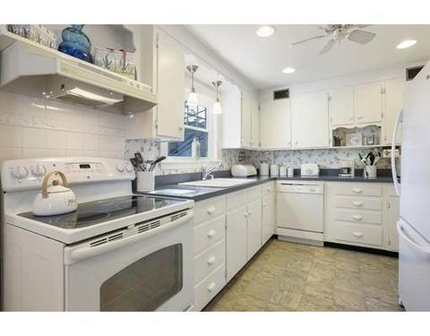 25 Appleton Ave, Beverly, MA 01915 photo 4