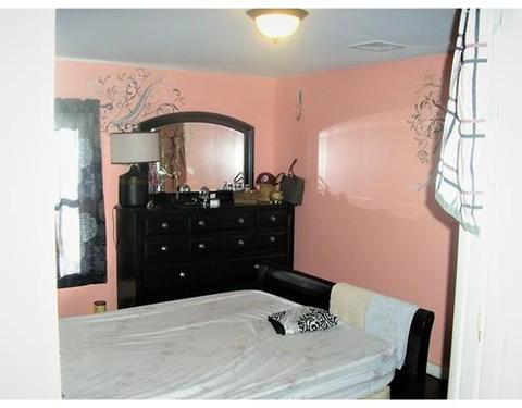 122 Edgemont St, Springfield, MA 01109 photo 9