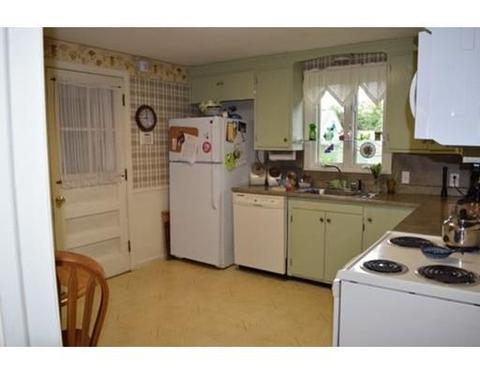 111 Lachine St, Chicopee, MA 01020 photo 3