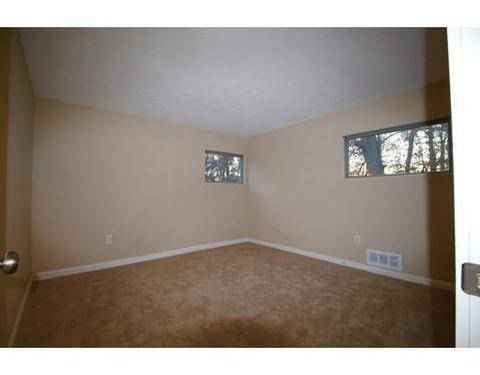204 E Allen Ridge Rd, Springfield, MA 01118 photo 8