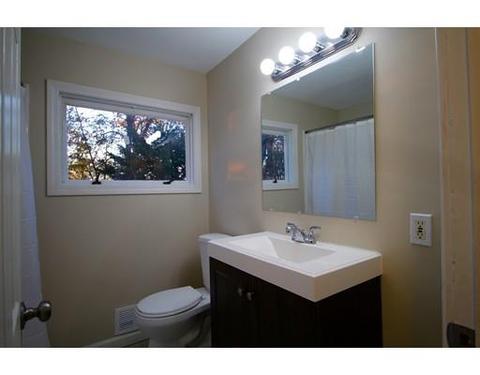 204 E Allen Ridge Rd, Springfield, MA 01118 photo 3
