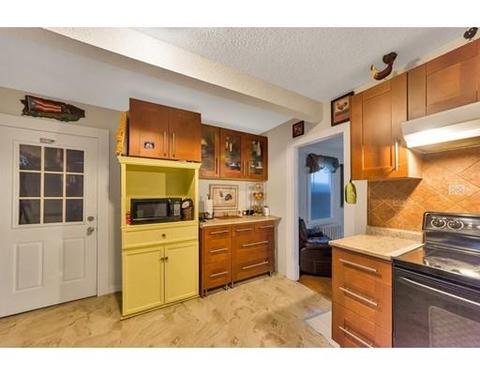 334 Chapin Ter, Springfield, MA 01104 photo 3