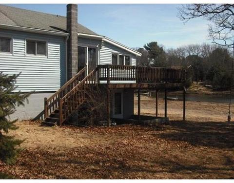 18 Larch St, Wareham, MA 02571 photo 2