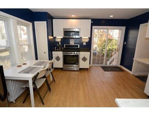 19 Arlington St, Everett, MA 02149 photo 4