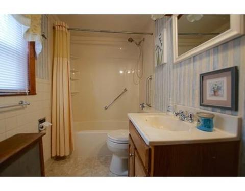 33 Cedar St, Lynn, MA 01905 photo 9