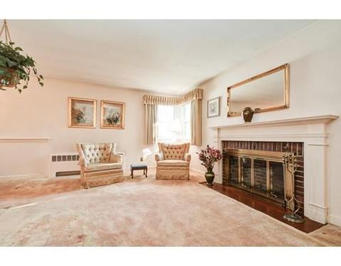 15 Avon Cir, Needham, MA 02494 photo 4