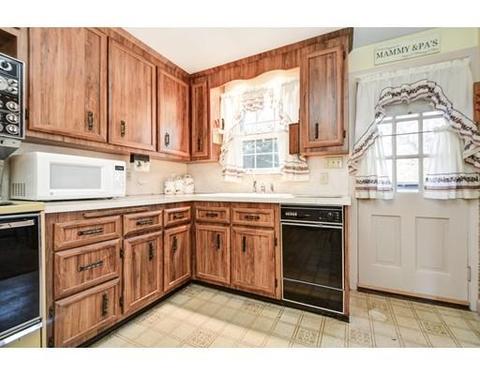 15 Avon Cir, Needham, MA 02494 photo 10