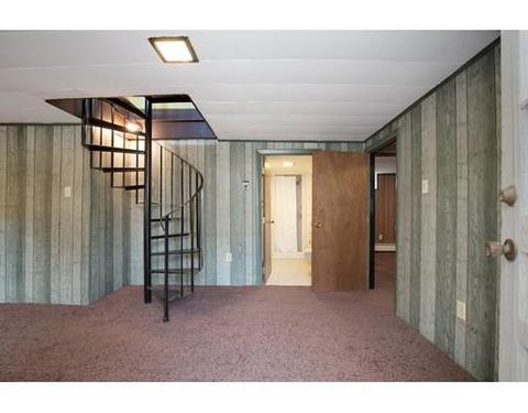 39 Seminole Dr, Worcester, MA 01603 photo 13