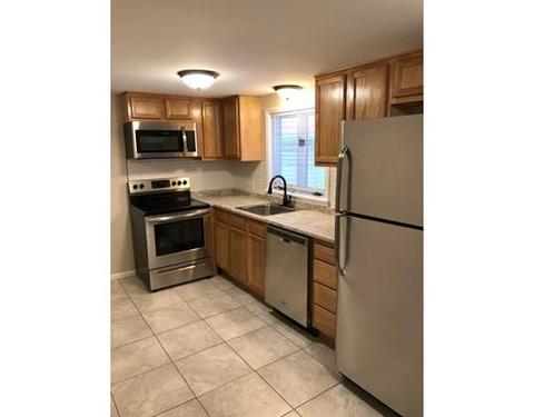 64 Glencoe St, Springfield, MA 01104 photo 2